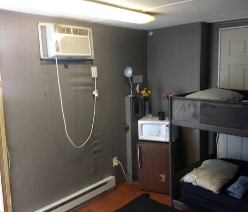 Co-Ed Dorm With Fantastic Patio! Διαμέρισμα Ewing Εξωτερικό φωτογραφία