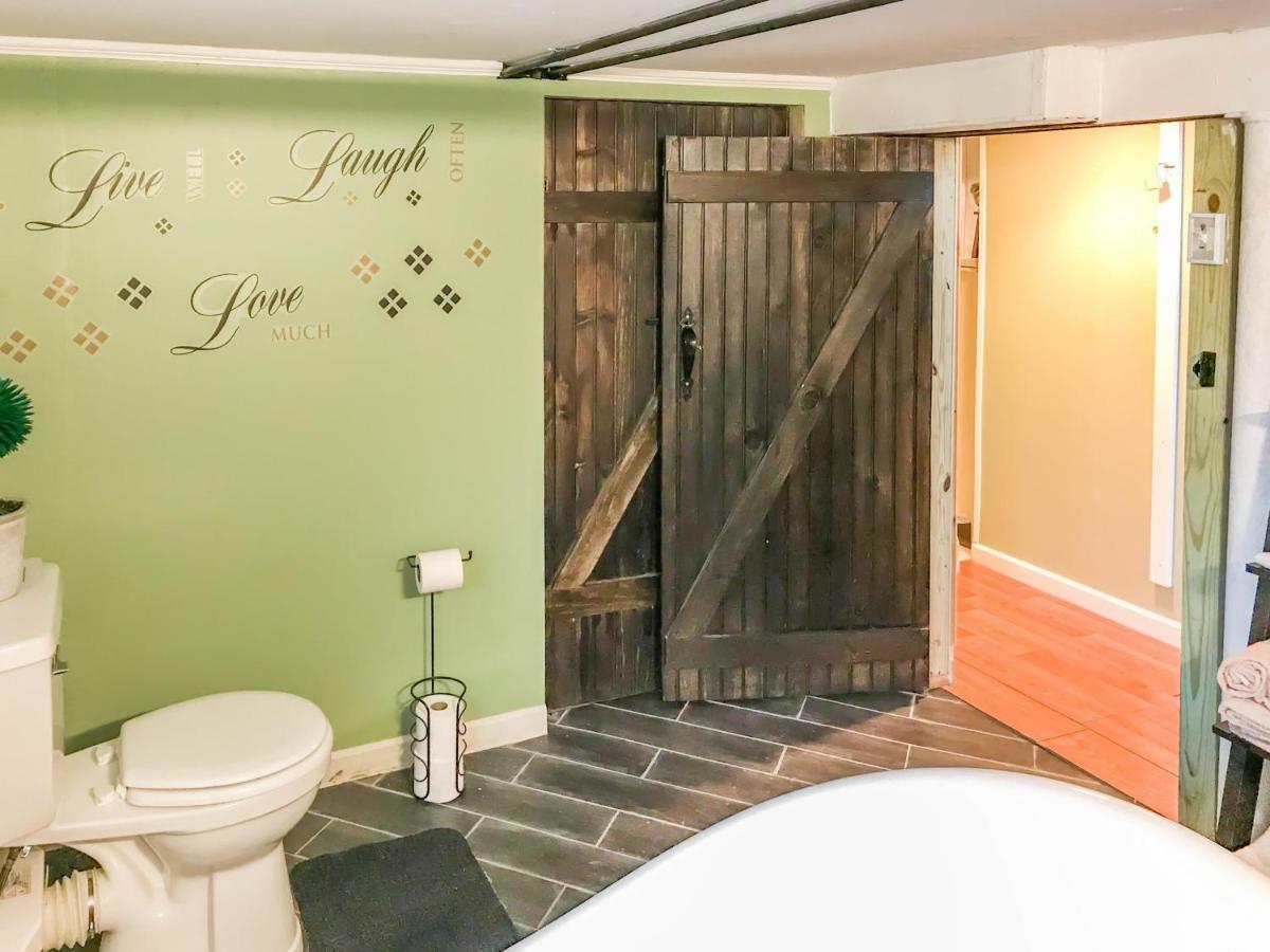 Co-Ed Dorm With Fantastic Patio! Διαμέρισμα Ewing Εξωτερικό φωτογραφία